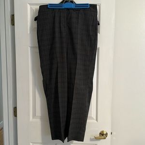 Gloria Vanderbilt size 10 gray and black plaid